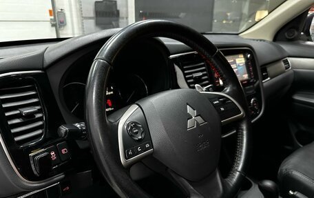 Mitsubishi Outlander III рестайлинг 3, 2014 год, 1 899 000 рублей, 12 фотография