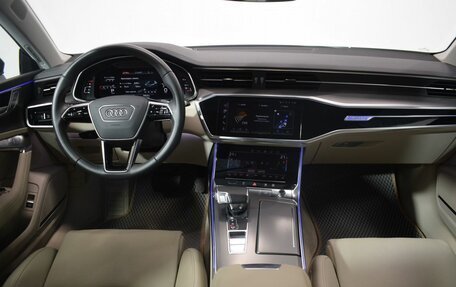 Audi A7, 2021 год, 7 100 000 рублей, 10 фотография