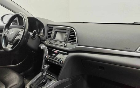 Hyundai Elantra VI рестайлинг, 2018 год, 1 720 000 рублей, 10 фотография