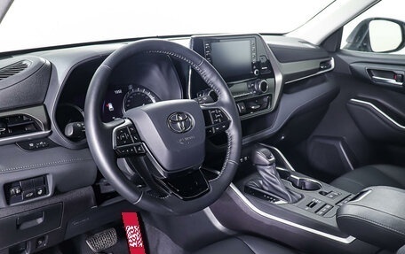 Toyota Highlander, 2021 год, 6 698 000 рублей, 17 фотография