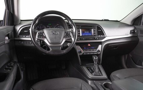 Hyundai Elantra VI рестайлинг, 2018 год, 1 949 000 рублей, 6 фотография