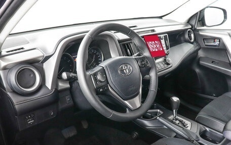 Toyota RAV4, 2018 год, 2 500 000 рублей, 11 фотография