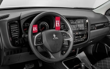 Mitsubishi Outlander III рестайлинг 3, 2022 год, 3 255 000 рублей, 10 фотография