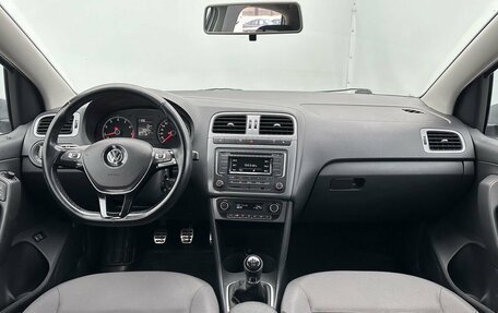 Volkswagen Polo VI (EU Market), 2016 год, 1 150 000 рублей, 15 фотография