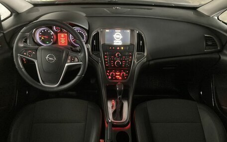 Opel Astra J, 2011 год, 885 000 рублей, 9 фотография