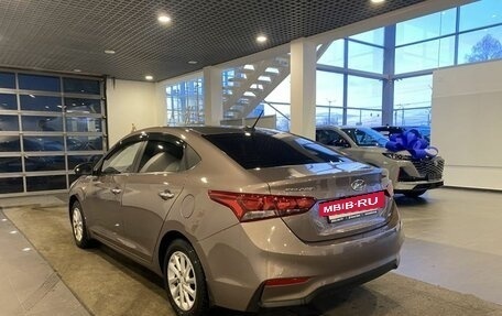 Hyundai Solaris II рестайлинг, 2018 год, 1 620 000 рублей, 5 фотография