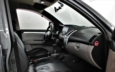 Mitsubishi Pajero IV, 2013 год, 1 936 000 рублей, 12 фотография