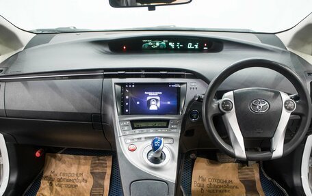 Toyota Prius, 2013 год, 1 179 000 рублей, 9 фотография