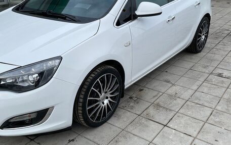 Opel Astra J, 2013 год, 1 000 000 рублей, 2 фотография