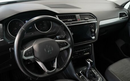 Volkswagen Tiguan II, 2020 год, 2 500 000 рублей, 10 фотография