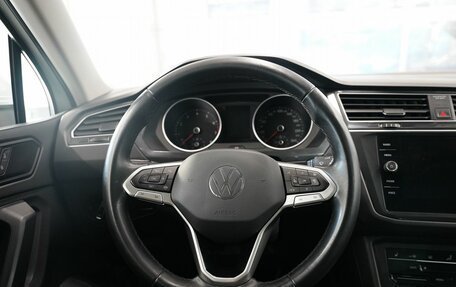 Volkswagen Tiguan II, 2020 год, 2 500 000 рублей, 18 фотография