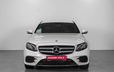 Mercedes-Benz E-Класс, 2019 год, 4 049 000 рублей, 3 фотография