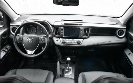 Toyota RAV4, 2017 год, 2 769 000 рублей, 8 фотография