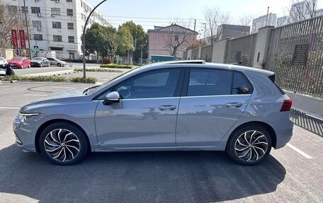 Volkswagen Golf VIII, 2021 год, 2 300 000 рублей, 2 фотография