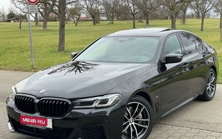 BMW 5 серия, 2021 год, 3 170 000 рублей, 3 фотография