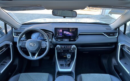 Toyota RAV4, 2023 год, 4 750 000 рублей, 2 фотография