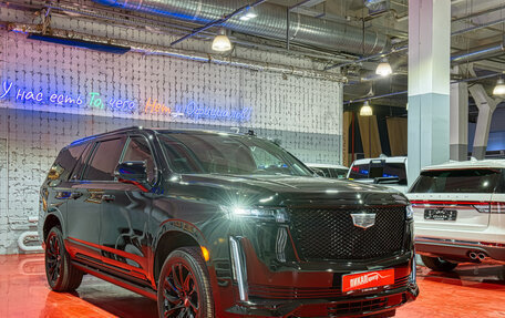 Cadillac Escalade V, 2023 год, 18 049 500 рублей, 3 фотография