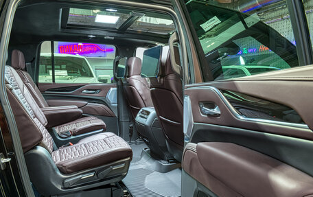 Cadillac Escalade V, 2023 год, 18 049 500 рублей, 20 фотография