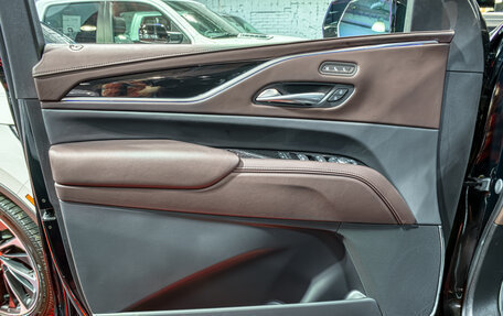 Cadillac Escalade V, 2023 год, 18 049 500 рублей, 15 фотография