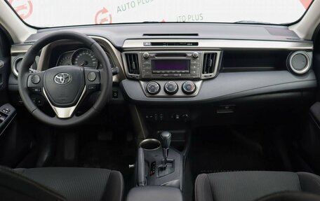 Toyota RAV4, 2015 год, 2 349 000 рублей, 12 фотография