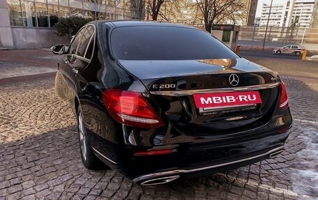 Mercedes-Benz E-Класс, 2019 год, 4 050 000 рублей, 4 фотография