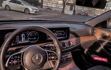Mercedes-Benz E-Класс, 2019 год, 4 050 000 рублей, 17 фотография