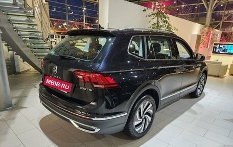 Volkswagen Tiguan II, 2023 год, 4 882 720 рублей, 4 фотография