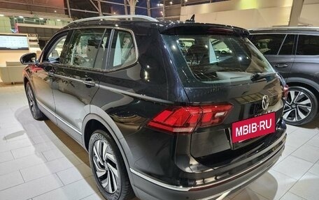 Volkswagen Tiguan II, 2023 год, 4 882 720 рублей, 3 фотография