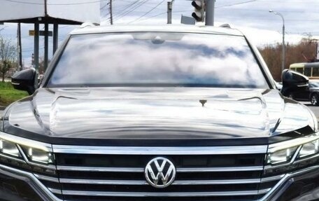 Volkswagen Touareg III, 2018 год, 5 900 000 рублей, 3 фотография
