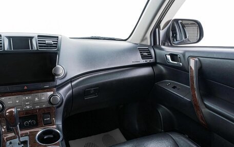 Toyota Highlander III, 2013 год, 2 299 000 рублей, 17 фотография