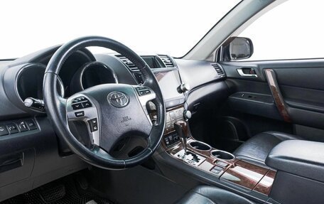 Toyota Highlander III, 2013 год, 2 299 000 рублей, 18 фотография