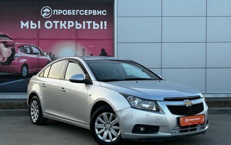 Chevrolet Cruze II, 2009 год, 745 000 рублей, 4 фотография