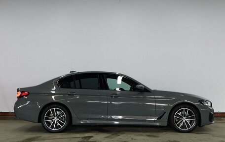 BMW 5 серия, 2020 год, 5 358 300 рублей, 4 фотография