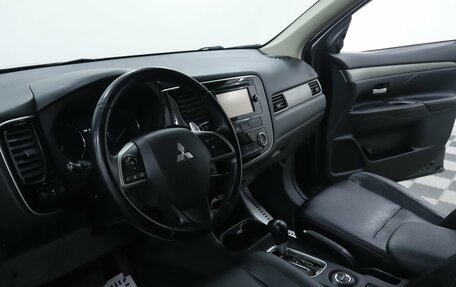 Mitsubishi Outlander III рестайлинг 3, 2013 год, 1 099 000 рублей, 9 фотография