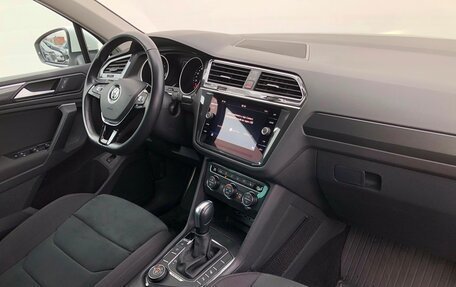 Volkswagen Tiguan II, 2019 год, 3 347 600 рублей, 8 фотография