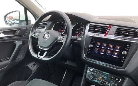 Volkswagen Tiguan II, 2019 год, 3 347 600 рублей, 18 фотография