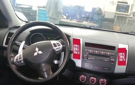 Mitsubishi Outlander III рестайлинг 3, 2011 год, 1 352 000 рублей, 4 фотография