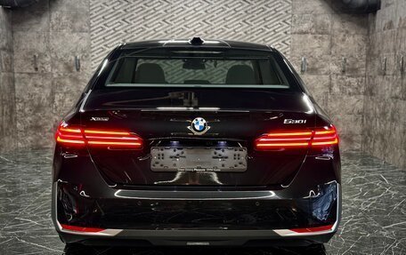 BMW 5 серия, 2023 год, 9 790 000 рублей, 6 фотография
