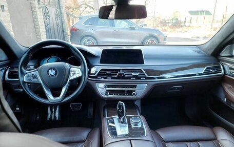 BMW 7 серия, 2016 год, 3 300 000 рублей, 19 фотография