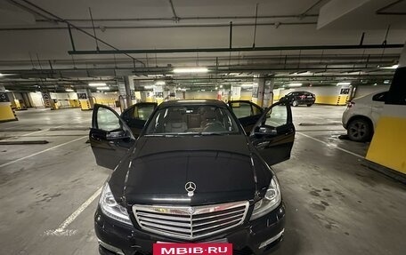 Mercedes-Benz C-Класс, 2011 год, 1 950 000 рублей, 21 фотография