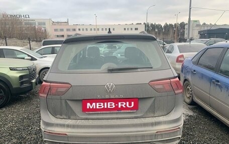 Volkswagen Tiguan II, 2022 год, 3 000 000 рублей, 5 фотография