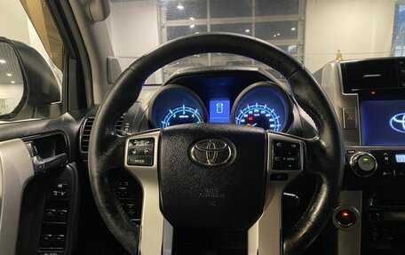 Toyota Land Cruiser Prado 150 рестайлинг 2, 2011 год, 2 960 000 рублей, 10 фотография