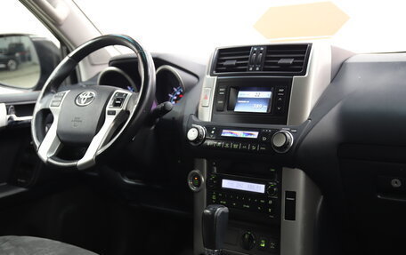 Toyota Land Cruiser Prado 150 рестайлинг 2, 2012 год, 3 190 000 рублей, 13 фотография