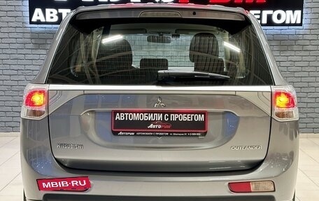Mitsubishi Outlander III рестайлинг 3, 2012 год, 1 697 000 рублей, 5 фотография