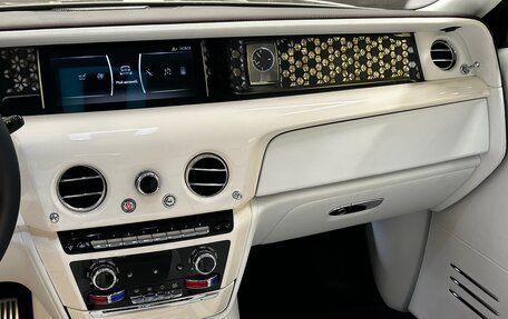 Rolls-Royce Phantom VIII, 2023 год, 95 000 000 рублей, 12 фотография