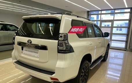 Toyota Land Cruiser Prado 150 рестайлинг 2, 2023 год, 9 600 000 рублей, 2 фотография