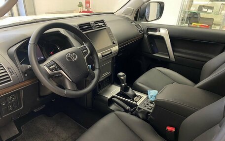 Toyota Land Cruiser Prado 150 рестайлинг 2, 2023 год, 9 600 000 рублей, 5 фотография