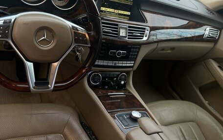 Mercedes-Benz CLS, 2011 год, 2 600 000 рублей, 2 фотография