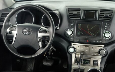 Toyota Highlander III, 2013 год, 2 119 000 рублей, 9 фотография