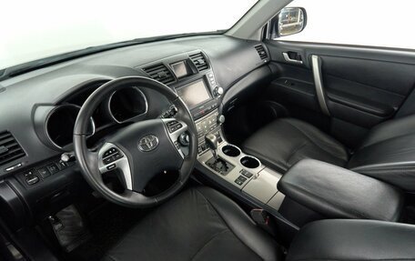 Toyota Highlander III, 2013 год, 2 119 000 рублей, 12 фотография